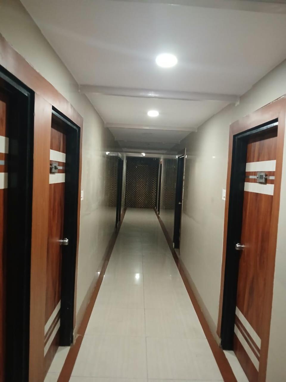 Blossoms Room Holiday Inn- Lakdikapul Χιντεραμπάντ Εξωτερικό φωτογραφία