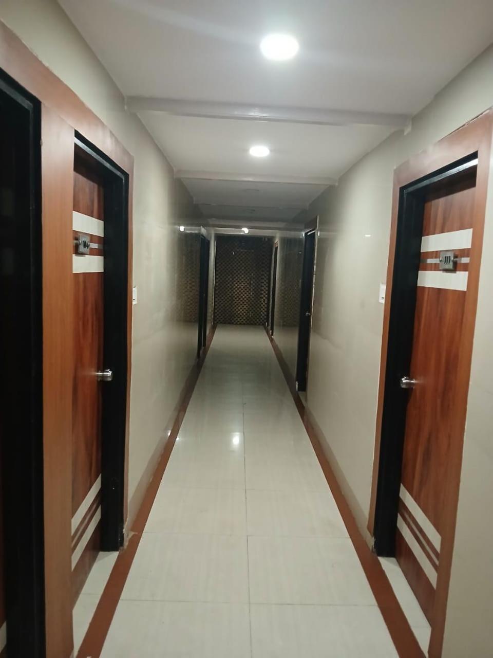 Blossoms Room Holiday Inn- Lakdikapul Χιντεραμπάντ Εξωτερικό φωτογραφία