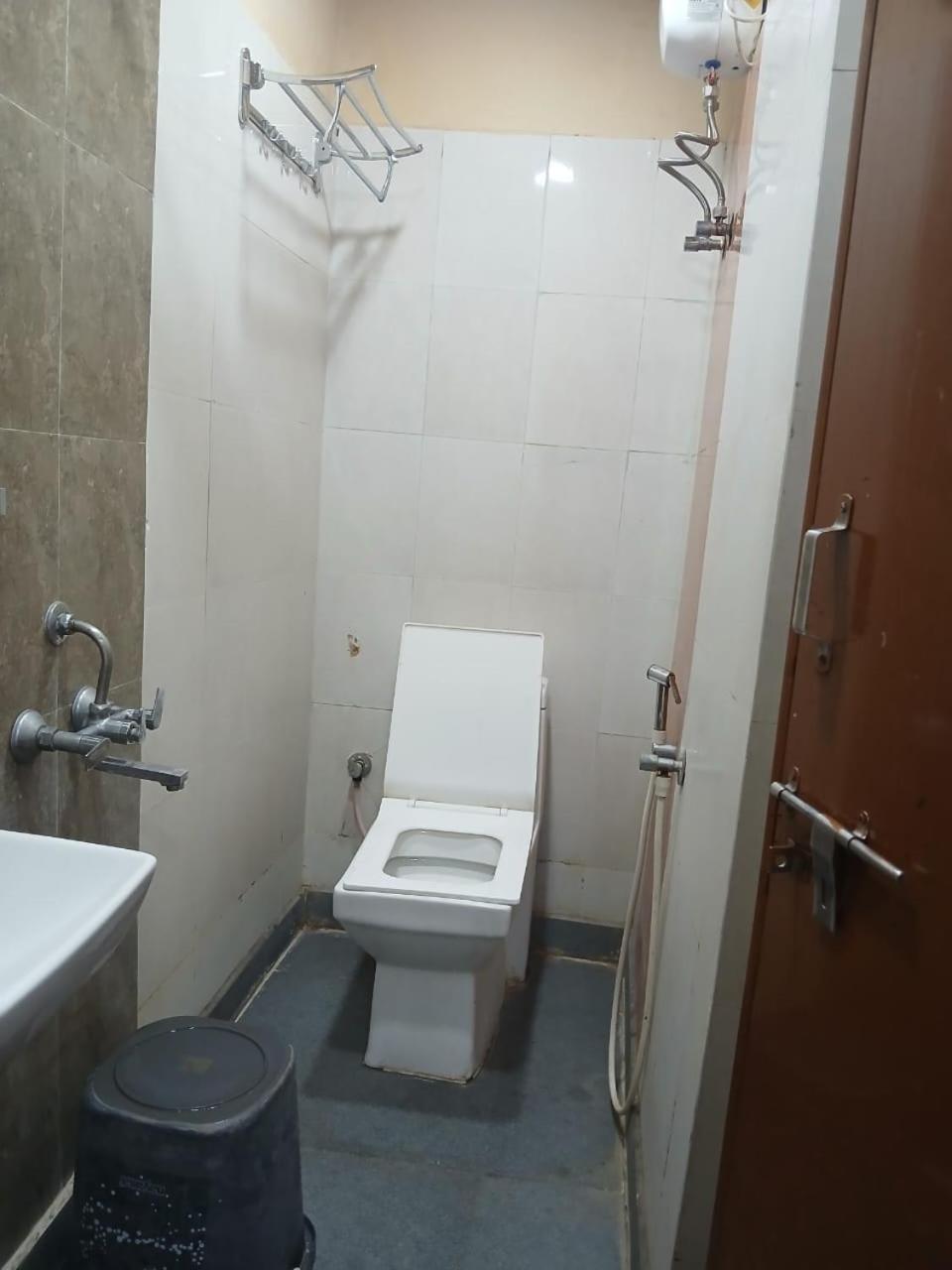 Blossoms Room Holiday Inn- Lakdikapul Χιντεραμπάντ Εξωτερικό φωτογραφία