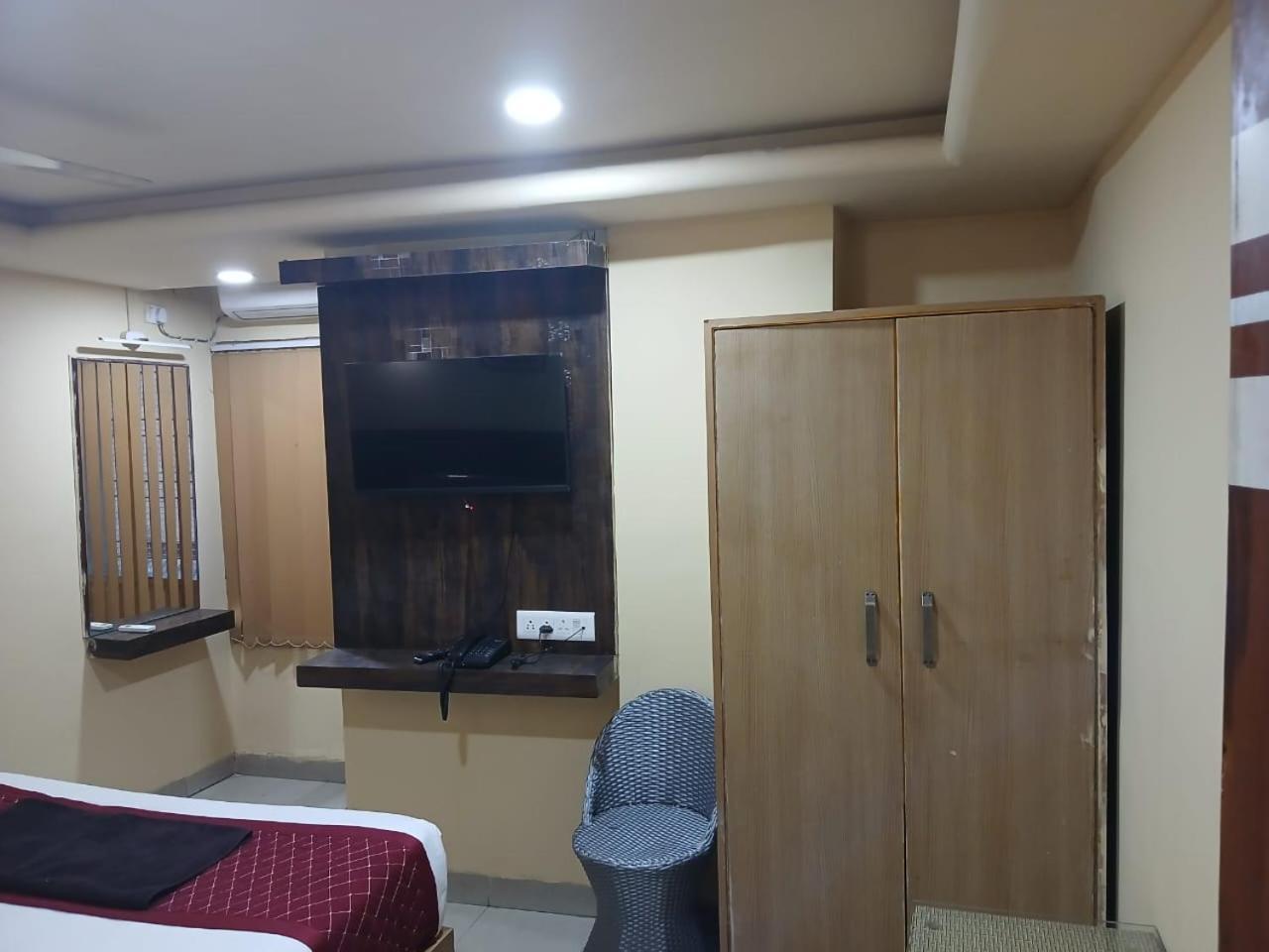Blossoms Room Holiday Inn- Lakdikapul Χιντεραμπάντ Εξωτερικό φωτογραφία
