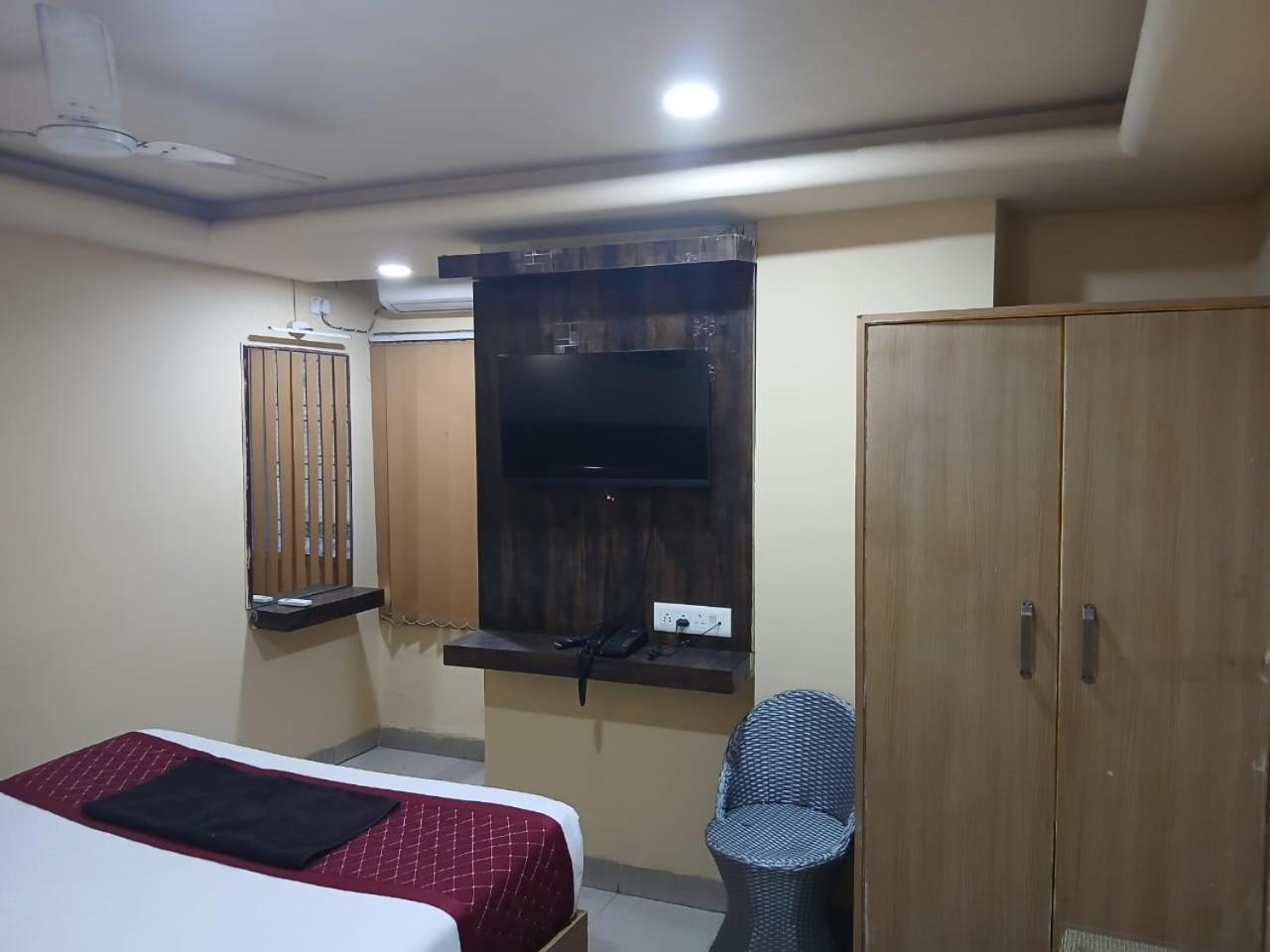 Blossoms Room Holiday Inn- Lakdikapul Χιντεραμπάντ Εξωτερικό φωτογραφία