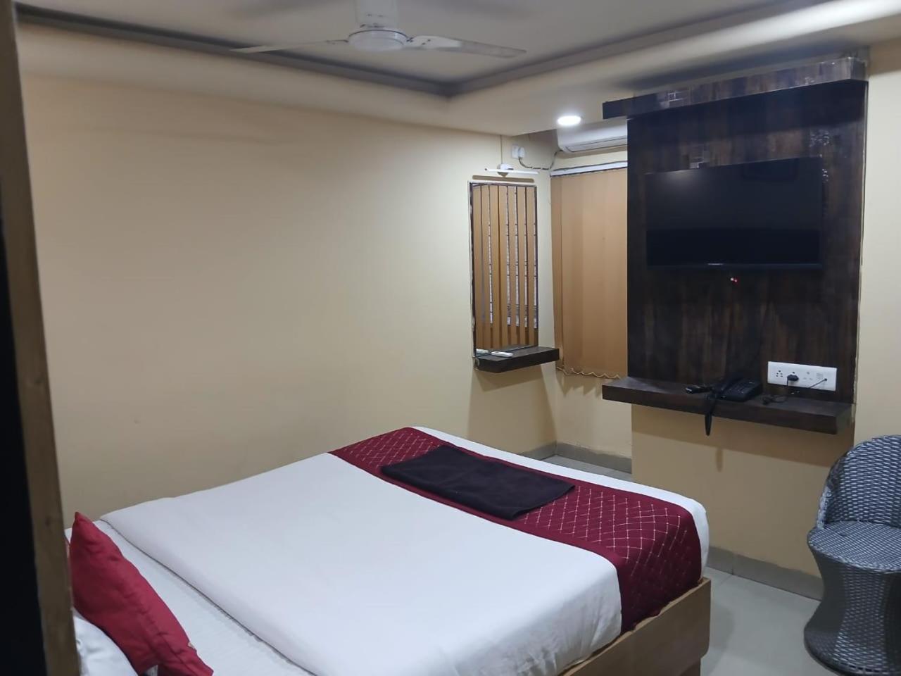 Blossoms Room Holiday Inn- Lakdikapul Χιντεραμπάντ Εξωτερικό φωτογραφία